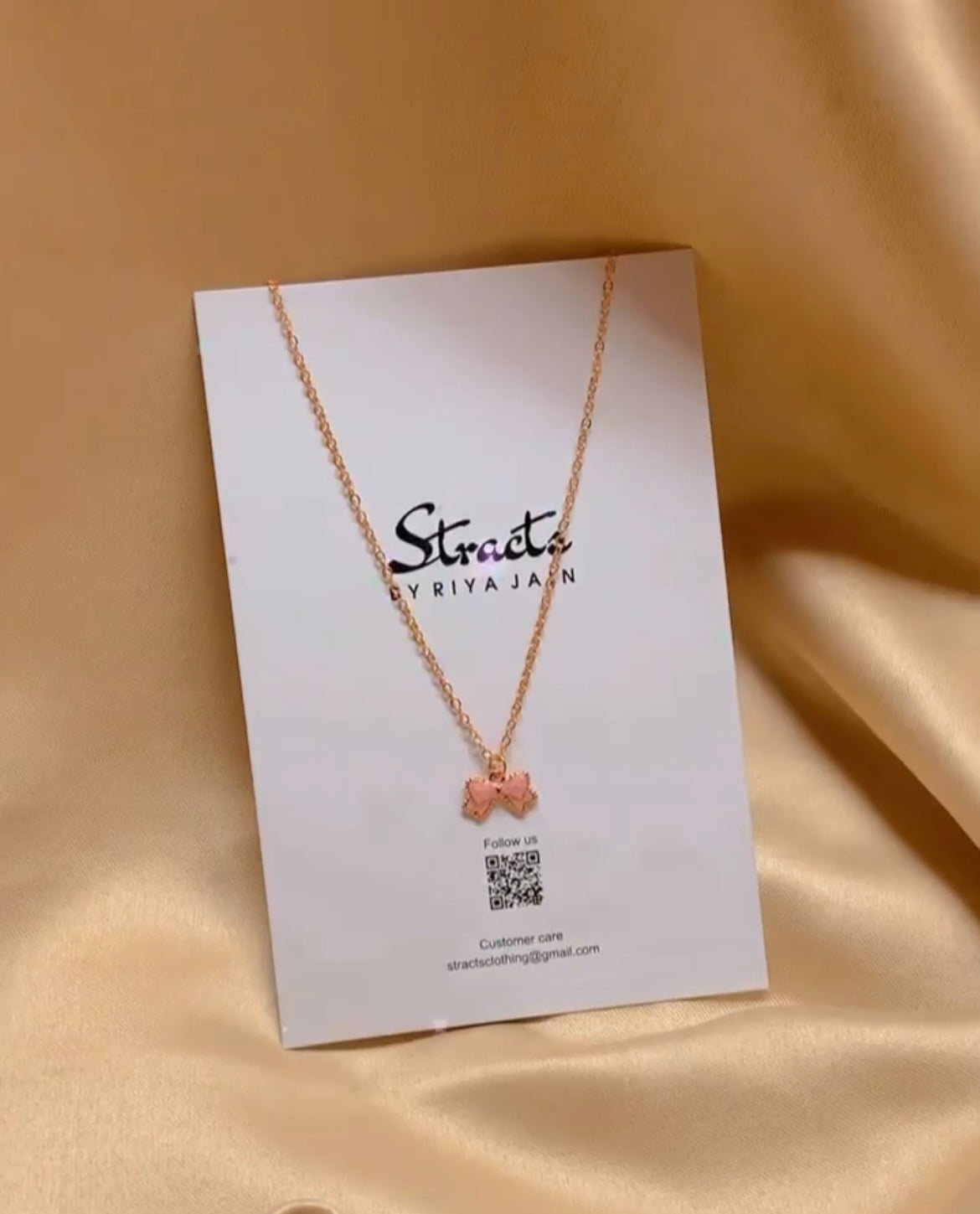 Bow Neckpiece