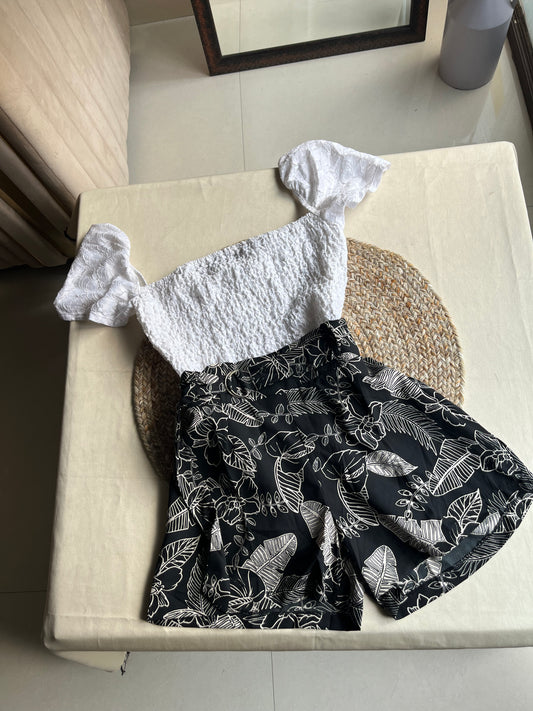 Floral Shorts Outfit Box